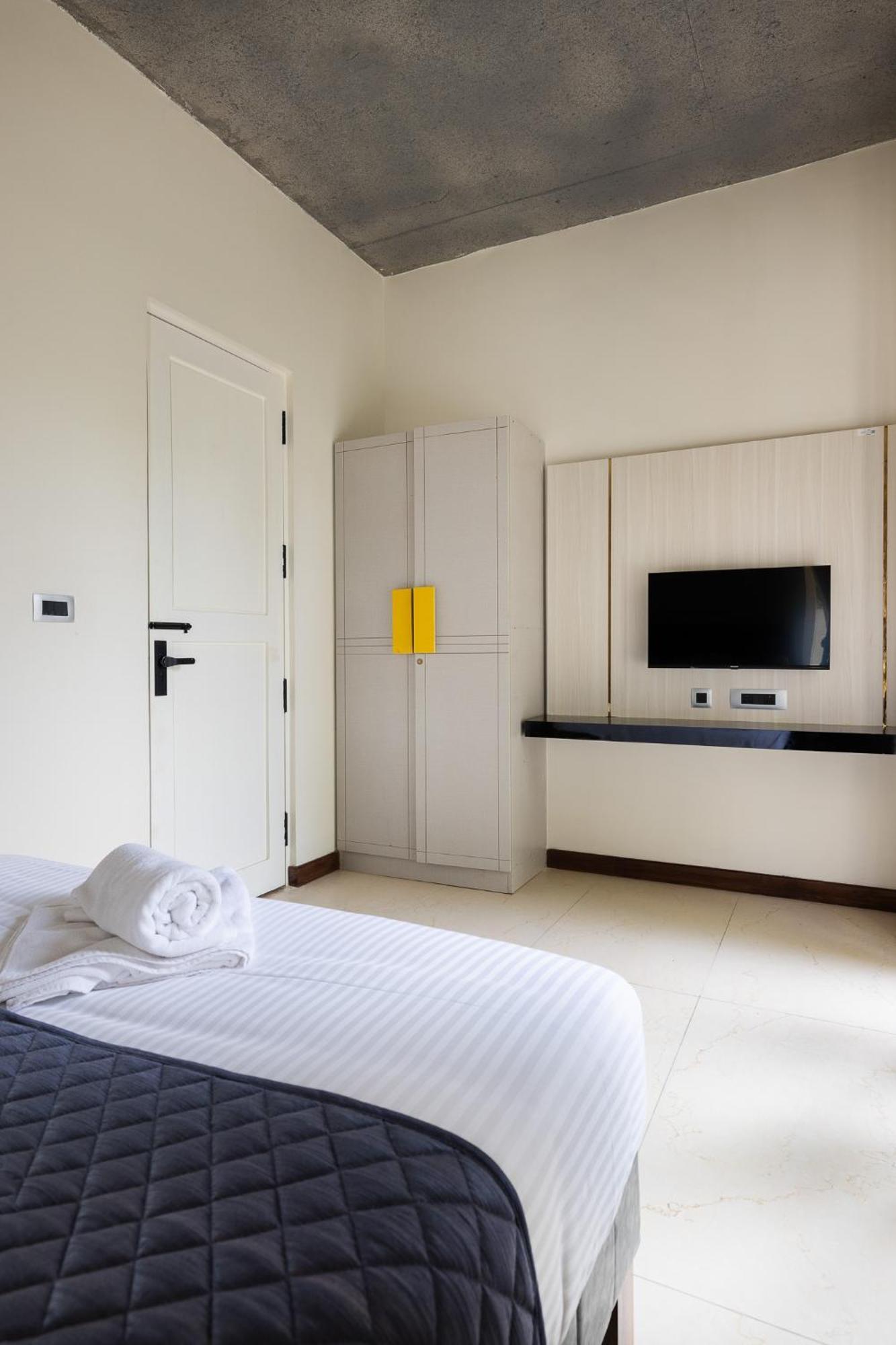 The Serene Shores - Luxury Private Villa 퐁디셰리 외부 사진